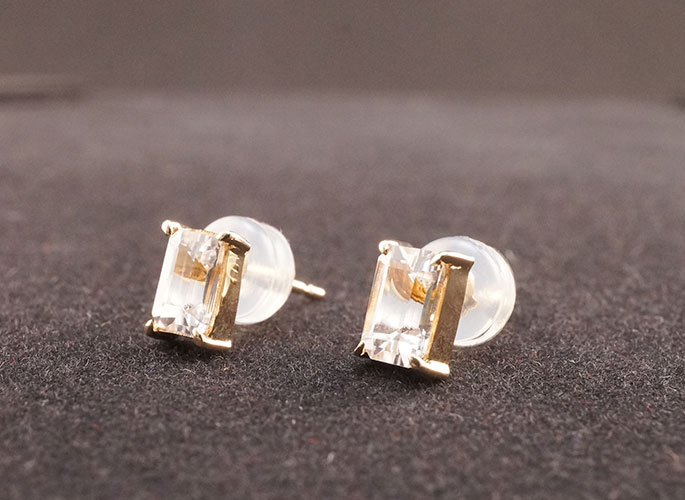 フェナカイト K18ピアス ～ 吉祥寺の天然石販売の「elfhame