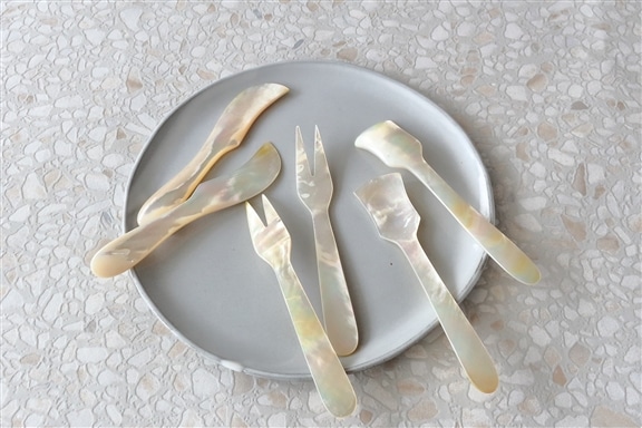 スタッフブログ｜婦人画報のお取り寄せ白蝶貝のカトラリーで贅沢時間を