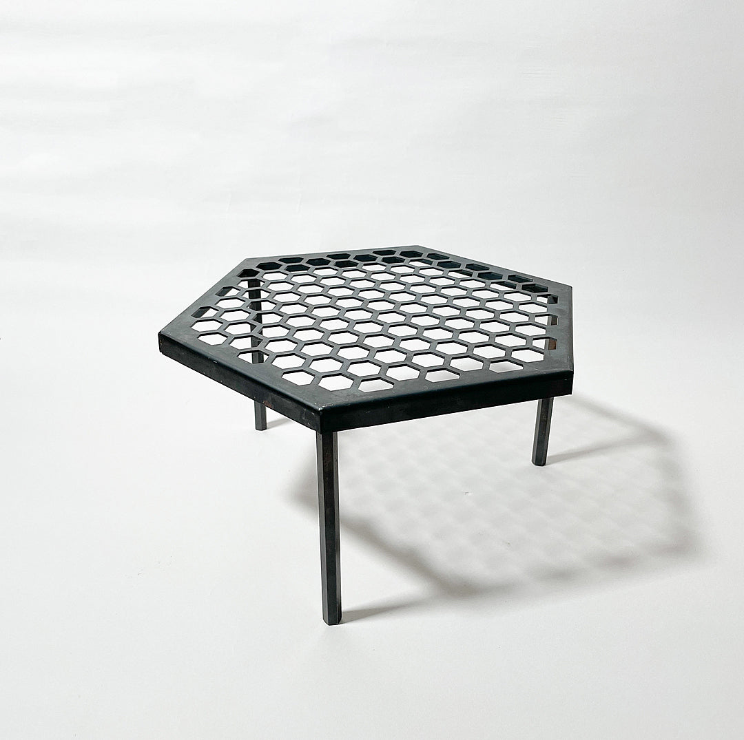 CAMP TOOLS × THE IRON FIELD GEAR］ハニカムファイヤーテーブル