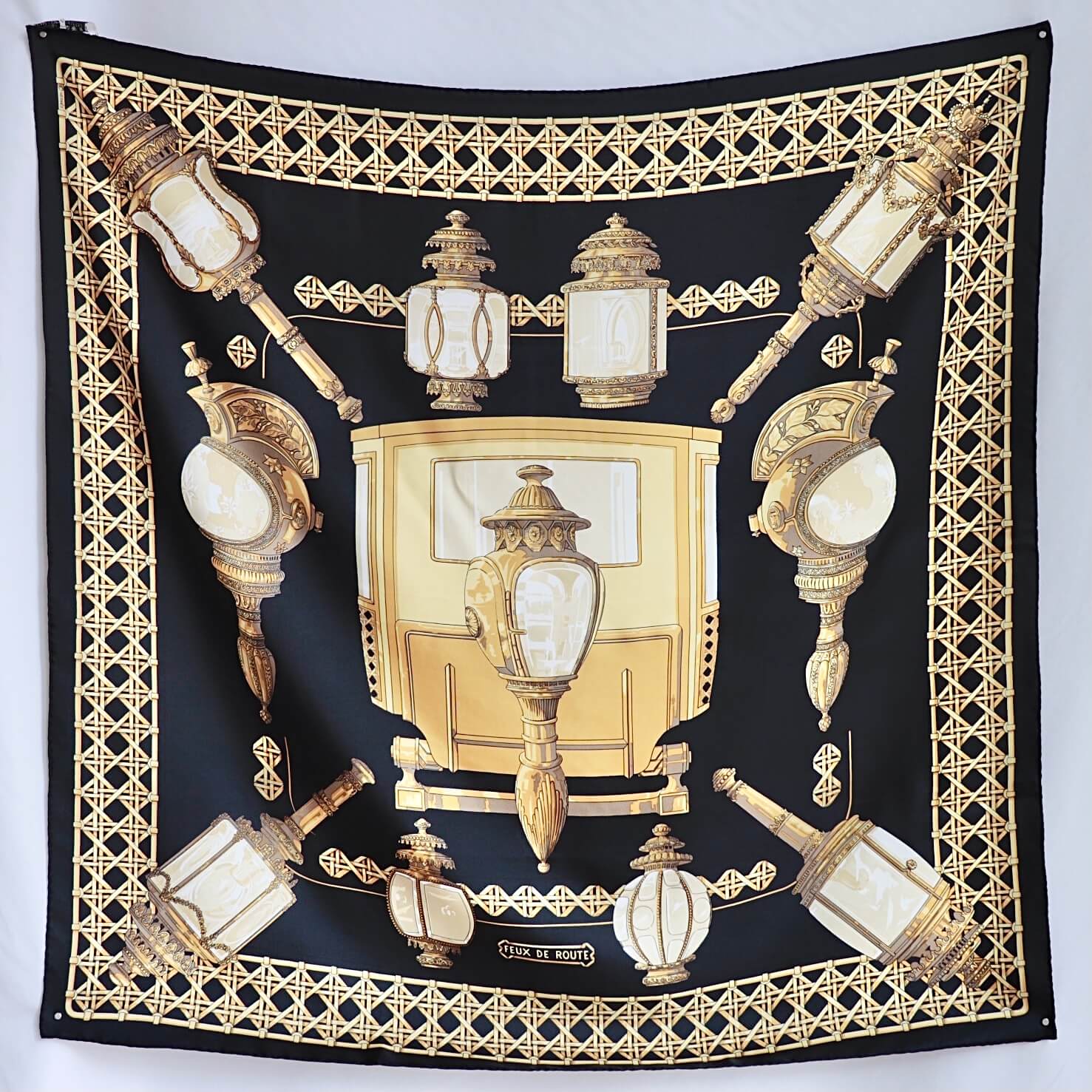 Atelier Ninon / ヴィンテージ「エルメス」スカーフ「FEUX DE ROUTE