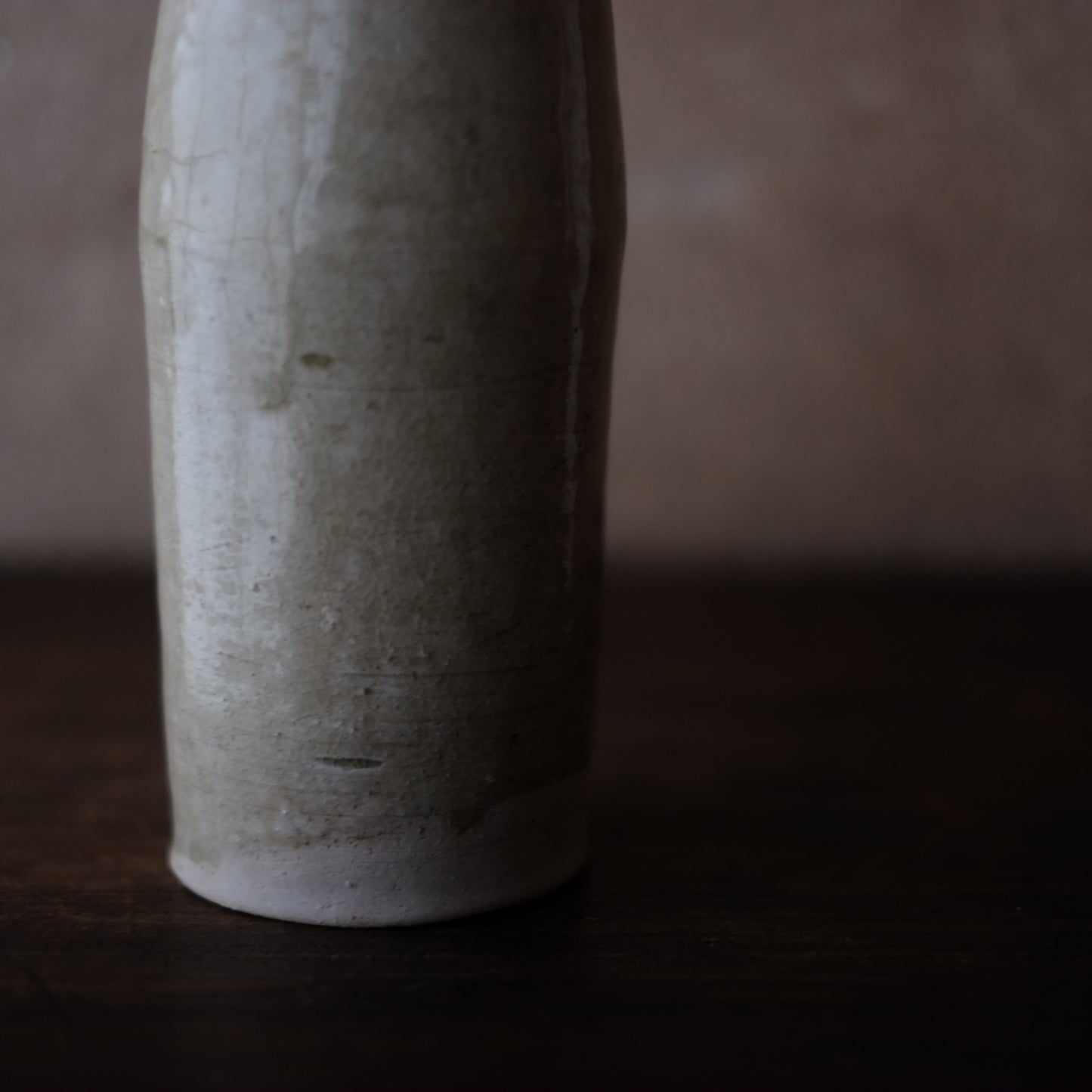 ひしゃげ灰釉徳利 瀬戸・美濃 (江戸時代) – 逢季荘