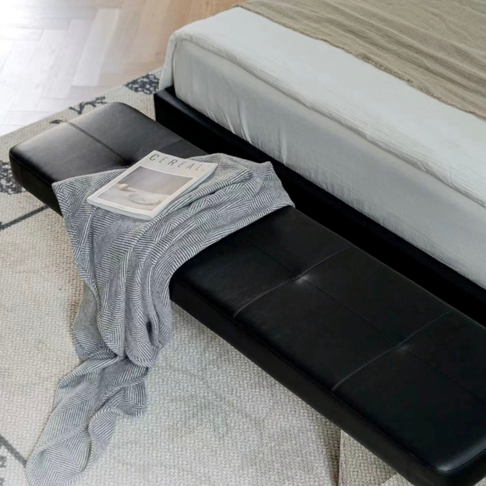 ブラックレザー ベンチ