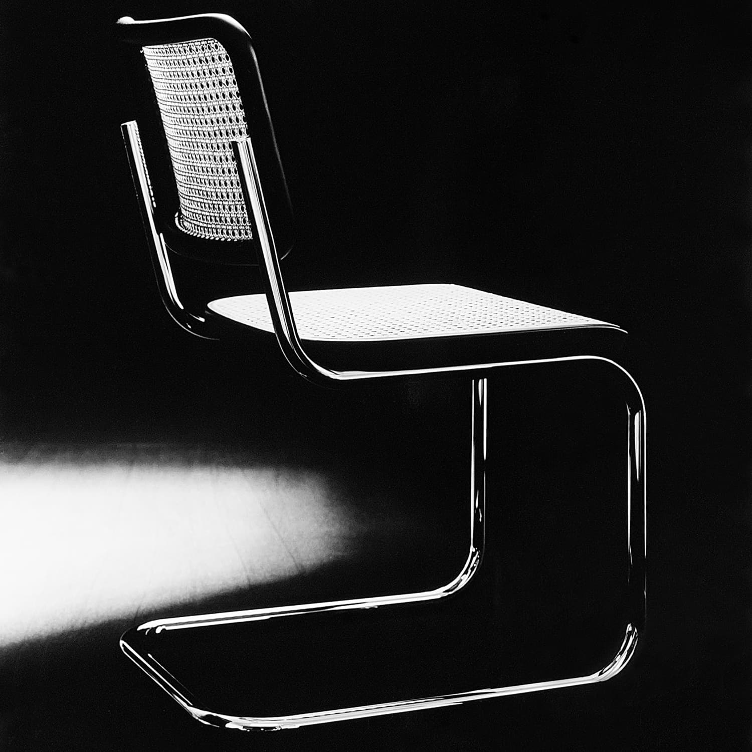 Thonet S 32 V Cantilever Chair – Marcel Breuer - Bauhaus Movement