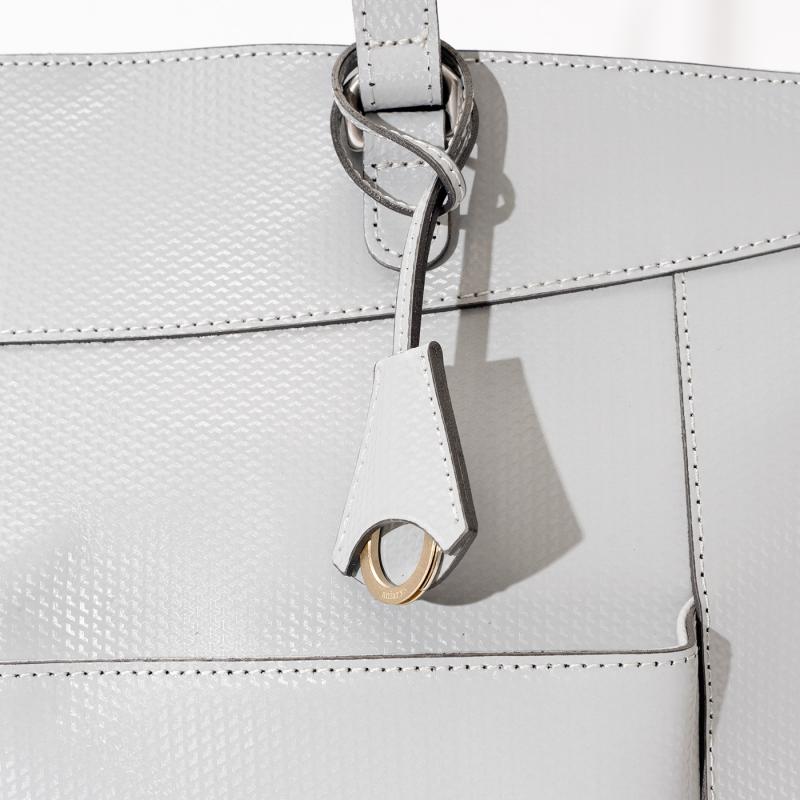 aniary|アニアリ】トート ジー-フィルム レザー 34-02000 ブルーグレー