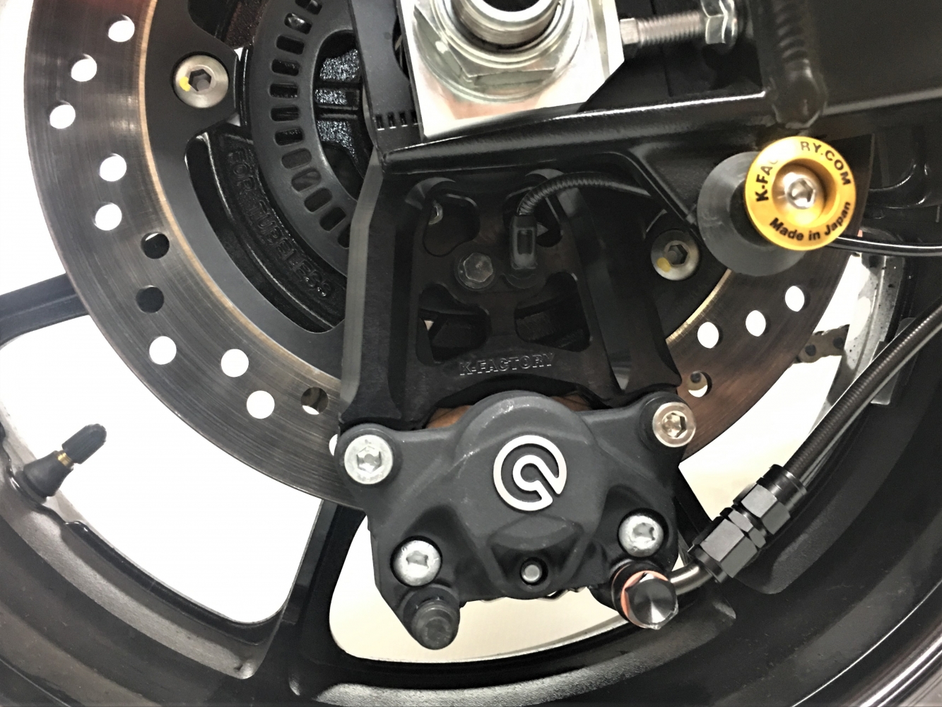 K-FACTORY ONLINE SHOP / リヤキャリパーサポート（ブレンボ2POT