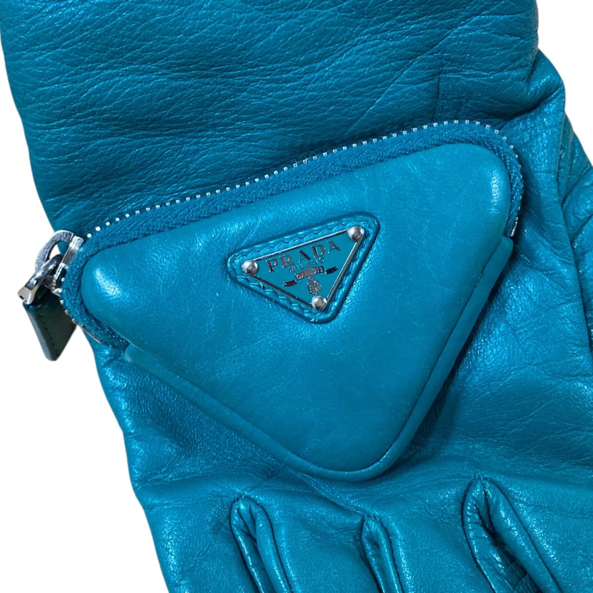 PRADA(プラダ) 21AWレザーグローブ ターコイズブルー｜【公式