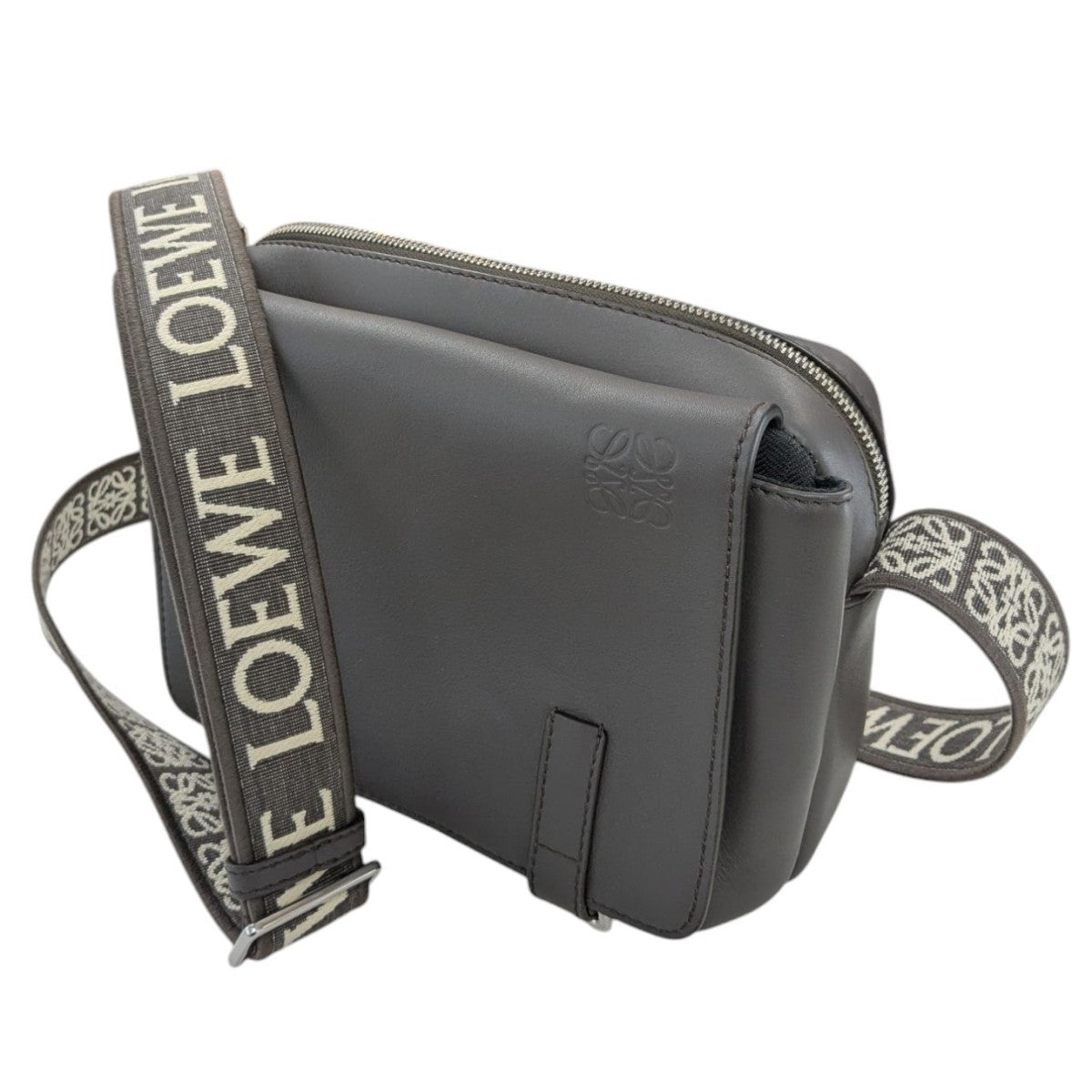 LOEWE(ロエベ) ミリタリー メッセンジャーバッグ XS ダークグレー