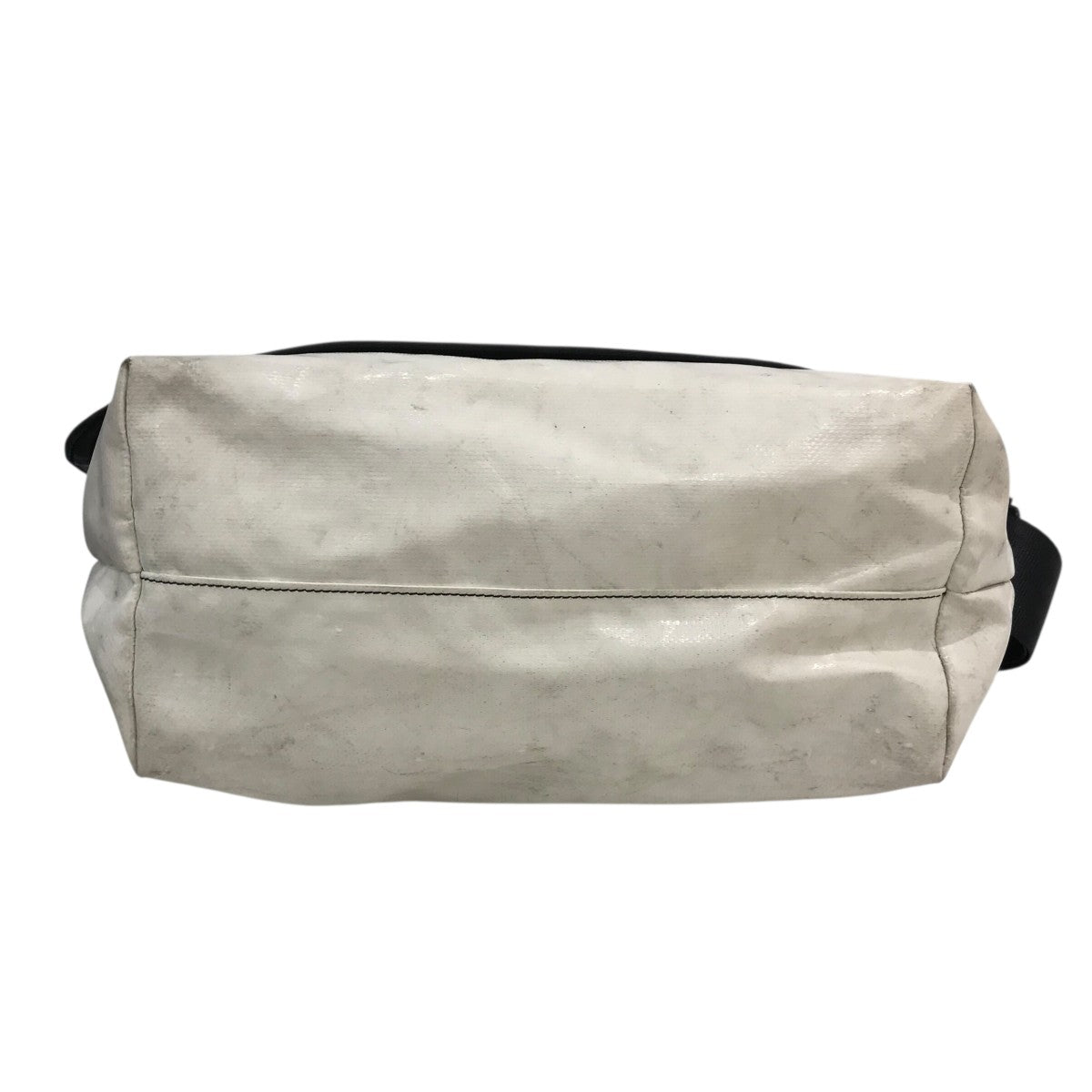 FREITAG(フライターグ) 汚れ加工メッセンジャーバッグ ホワイト