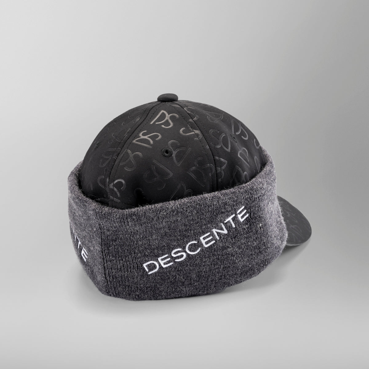デサントゴルフ】モノグラムエンボスキャップ（取り外し式HEATNAVI