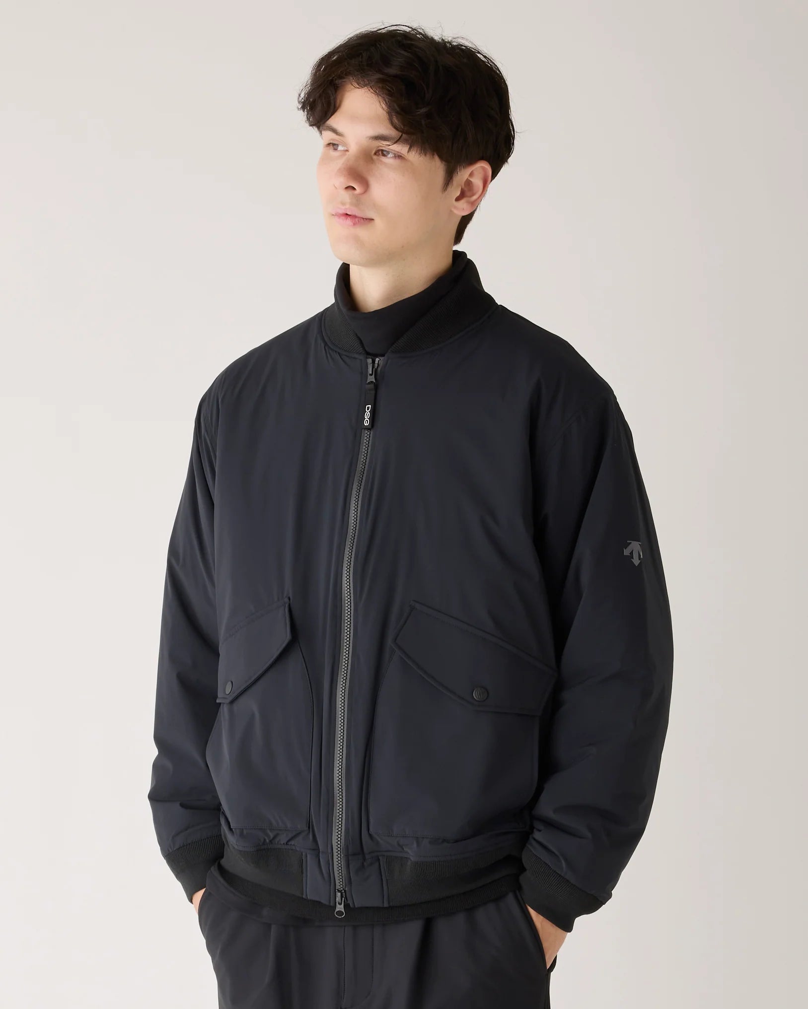 行き帰りもそのままでおしゃれに過ごせる、シックなゴルフブランドの冬