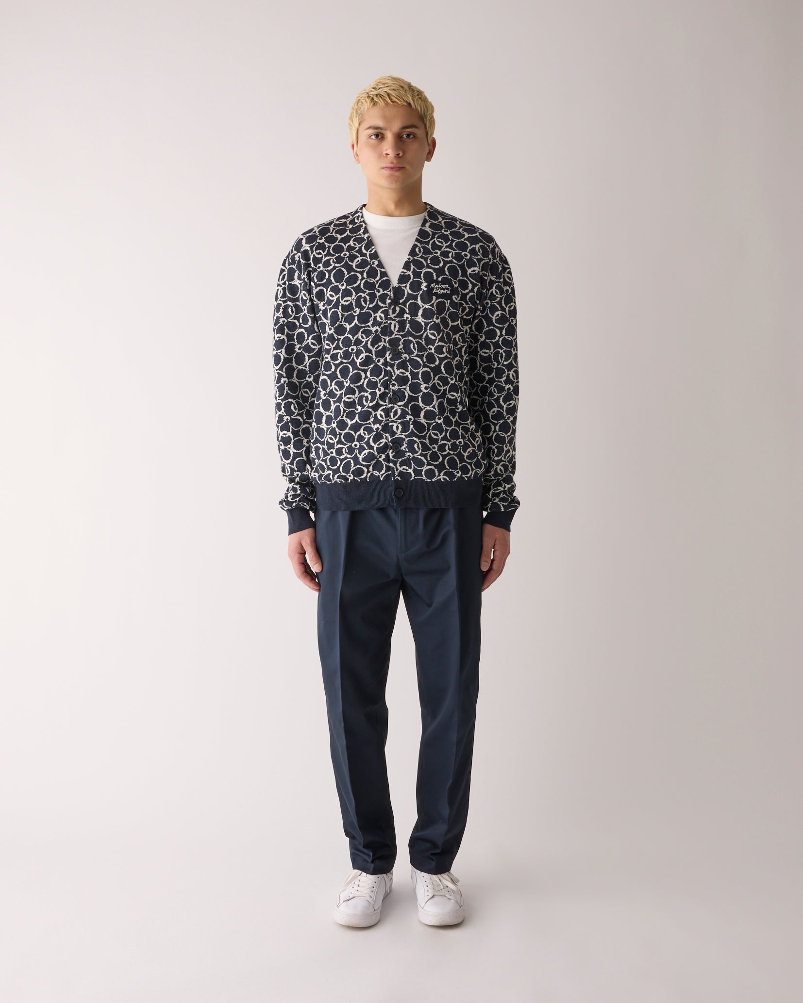 メゾンキツネ】アブストラクト デイジー ジャカード カーディガン – GQ