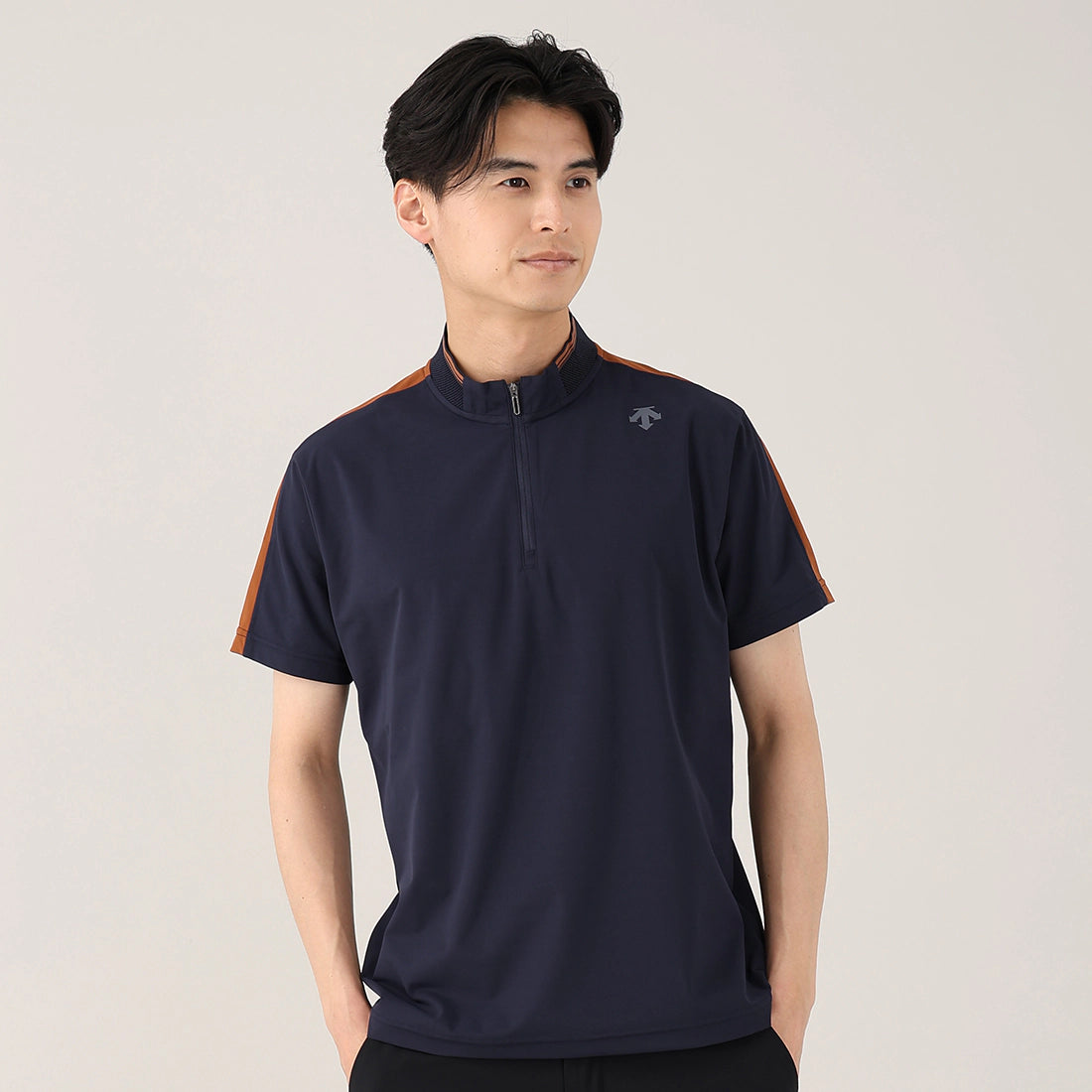 デサントゴルフ】スタンドカラーハーフジップ半袖シャツ – GQ SHOP