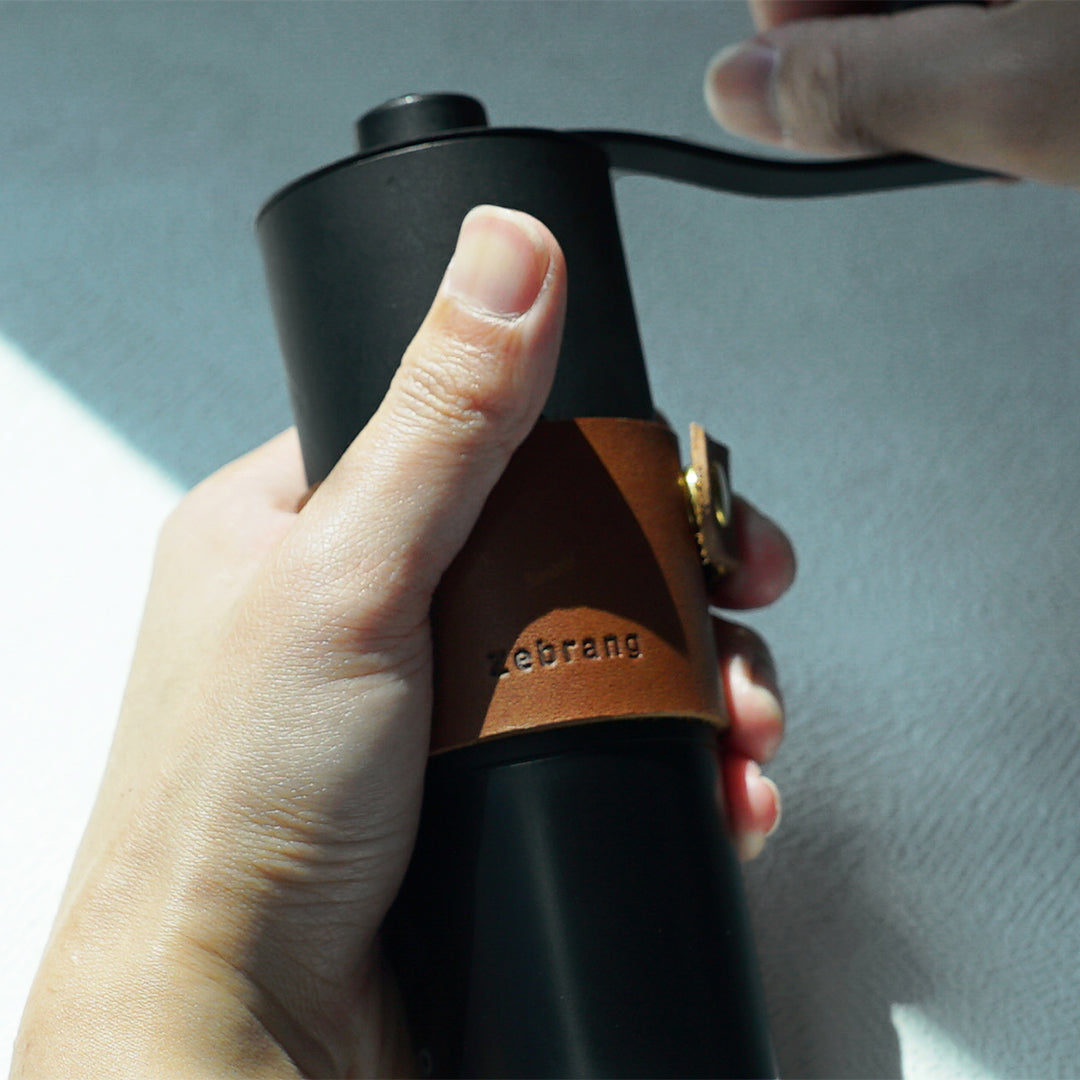 ゼブラン ステンレスカッター＆レザーハンドルホルダー セット – HARIO