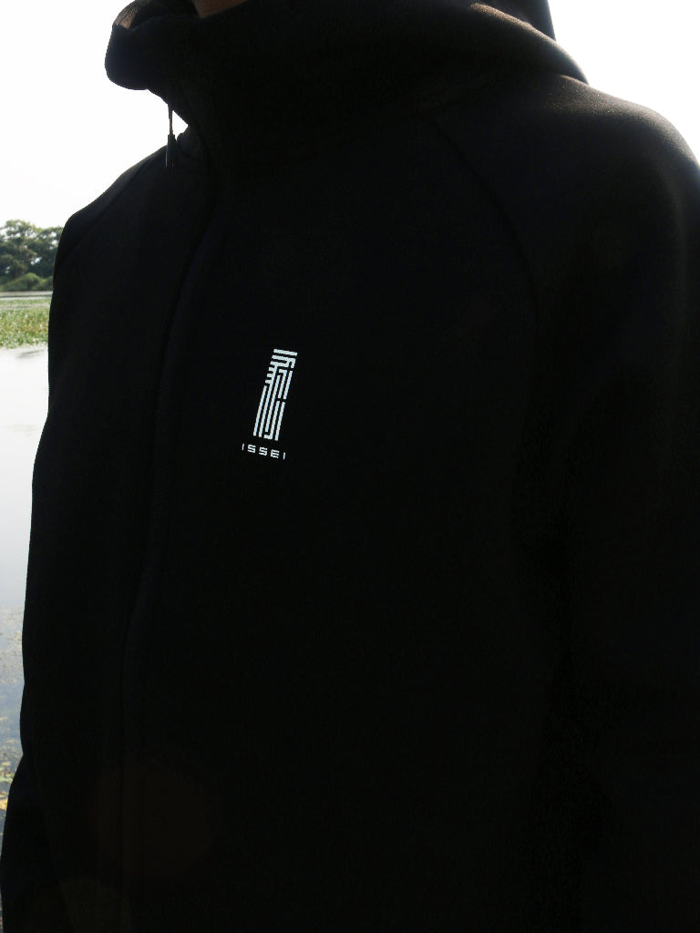 isseiロゴ ZIPパーカー | ISSEI ONLINESHOP