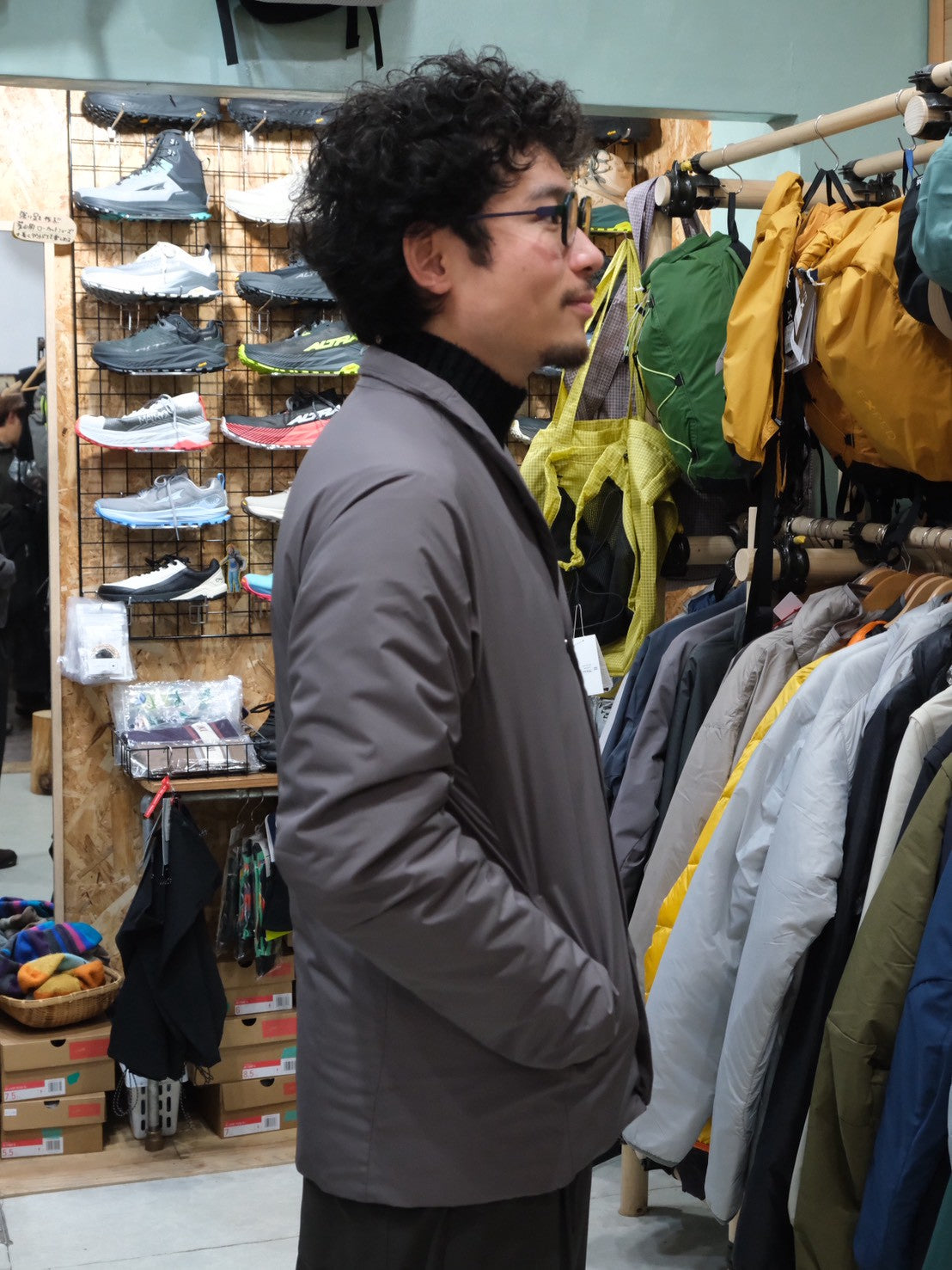 Ms Enfold Jacket（軽量・化繊綿のジャケット）【HOUDINI】 – SANKAKU