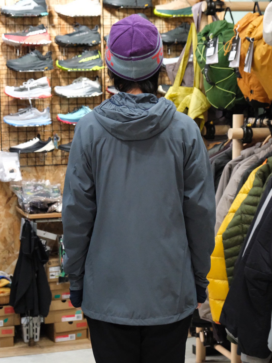 WS Breath Runner 2025（女性用／内側オクタの防風シェル）【Teton