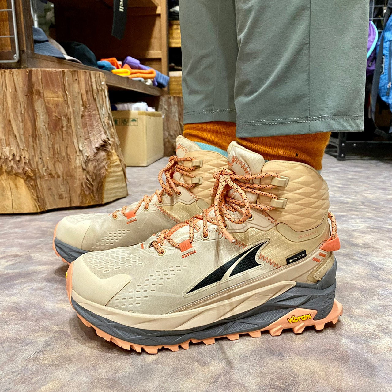 OLYMPUS 5 HIKE MID GTX W'S （完全防水ミドルカット）【ALTRA】☆旧