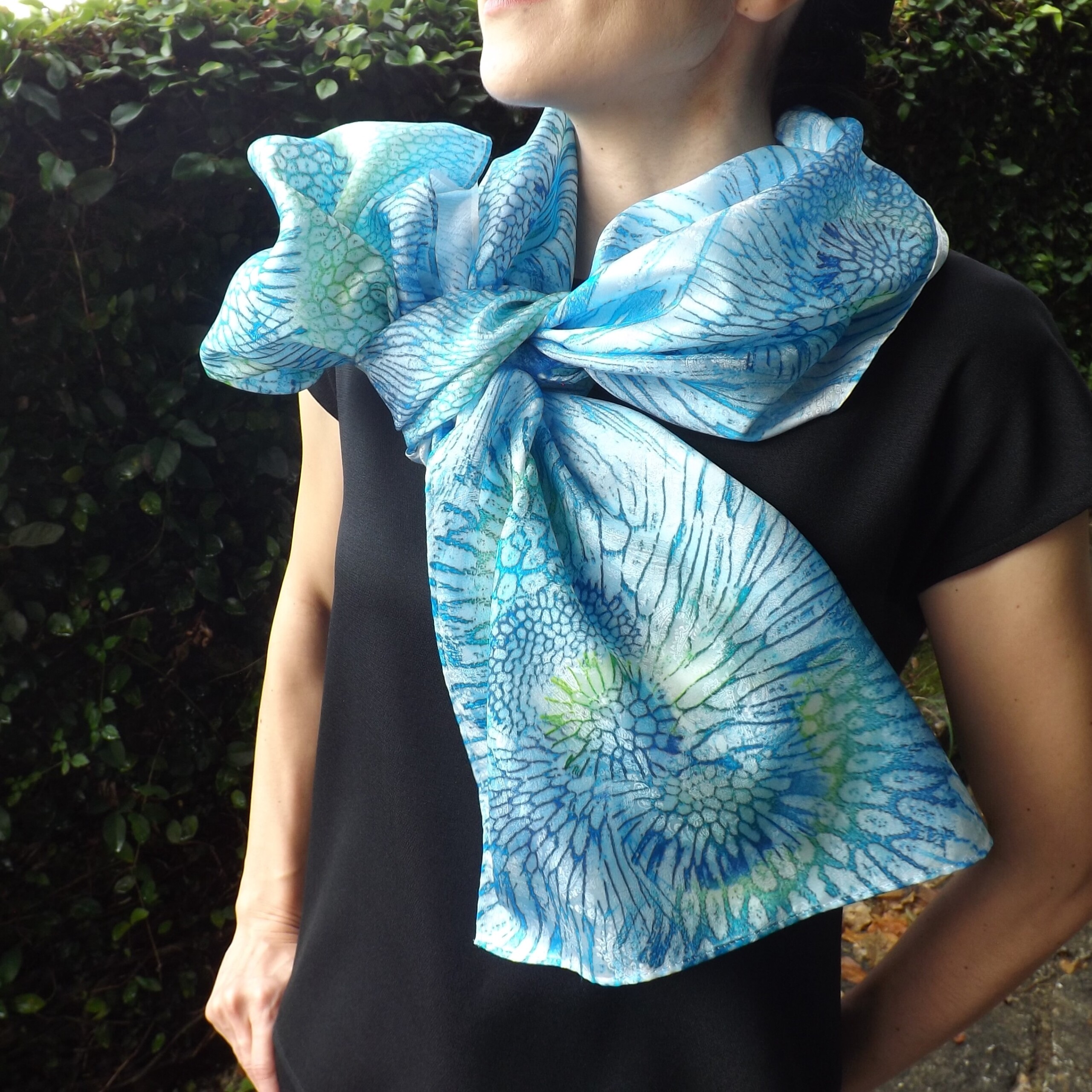 サンゴ染め シルク大判スカーフ BLGN | 首里琉染オンラインストア