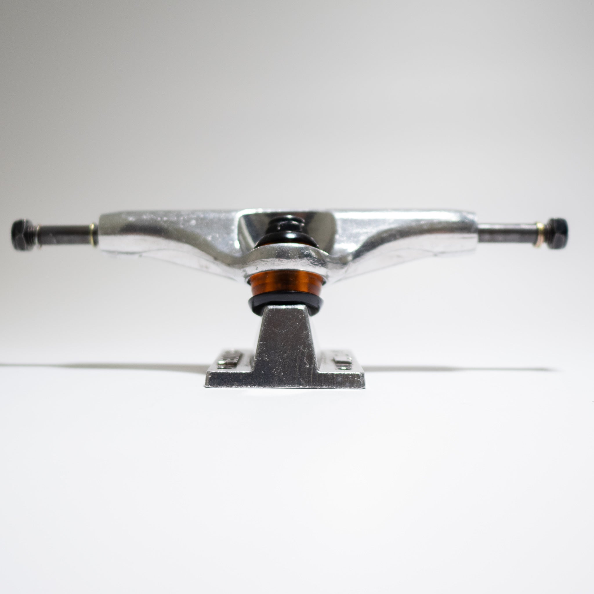 THUNDER TRUCKS（サンダートラックス）POLISH 147・148・149 HI