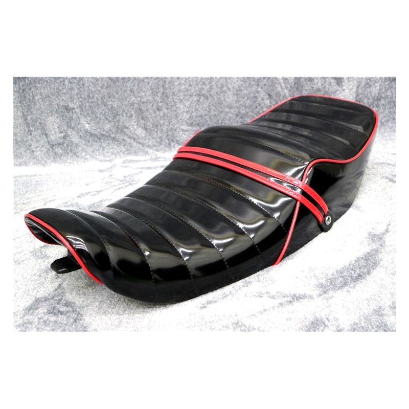 楽天市場】ゼファー400 後期 黒 赤 エナメル タックロール シート