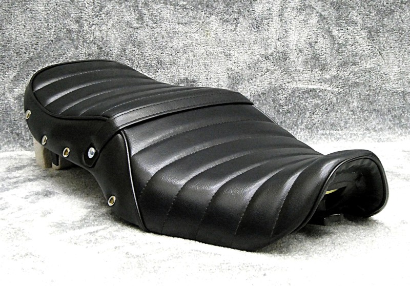 楽天市場】CBX400F タックロールシート 黒皮 : カスタムパーツ DJ