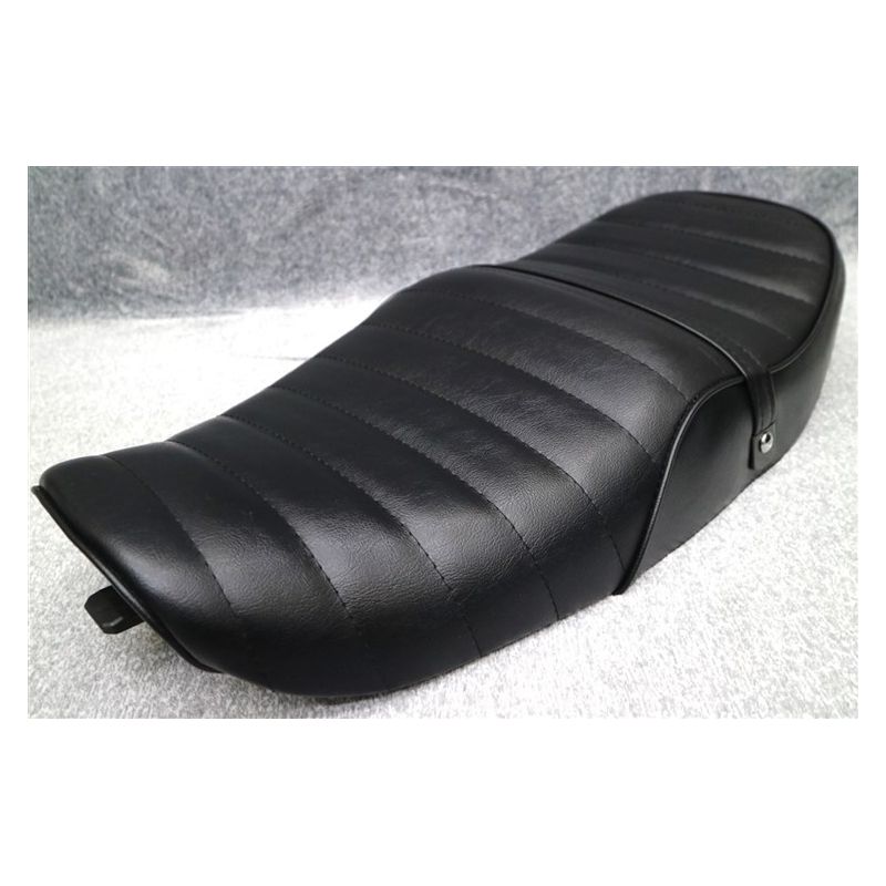 楽天市場】ゼファー1100 タックロール シート 黒 皮 鋲 打ち