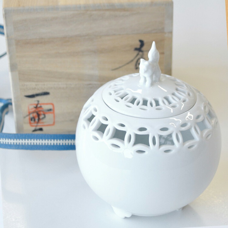 楽天市場】【日本香堂】白磁唐草透し彫【日本製】【香炉】【有田焼