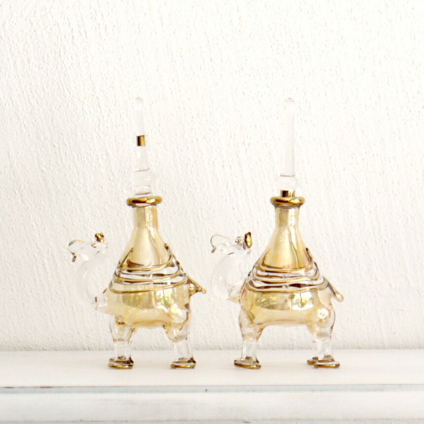 楽天市場】エジプト香水瓶 ラクダ 3頭セット イエロー パープル ブルー