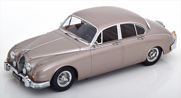 楽天市場】ミニカー 1/18 1965 ジャガー Sタイプ 緑色 JAGUAR - S-TYPE