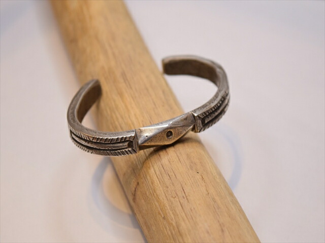 楽天市場】PEACE（ピース）PB-9 唐草模様バングル インディアン