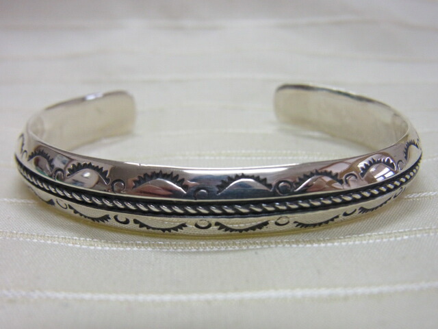 楽天市場】PEACE（ピース）PB-9 唐草模様バングル インディアン