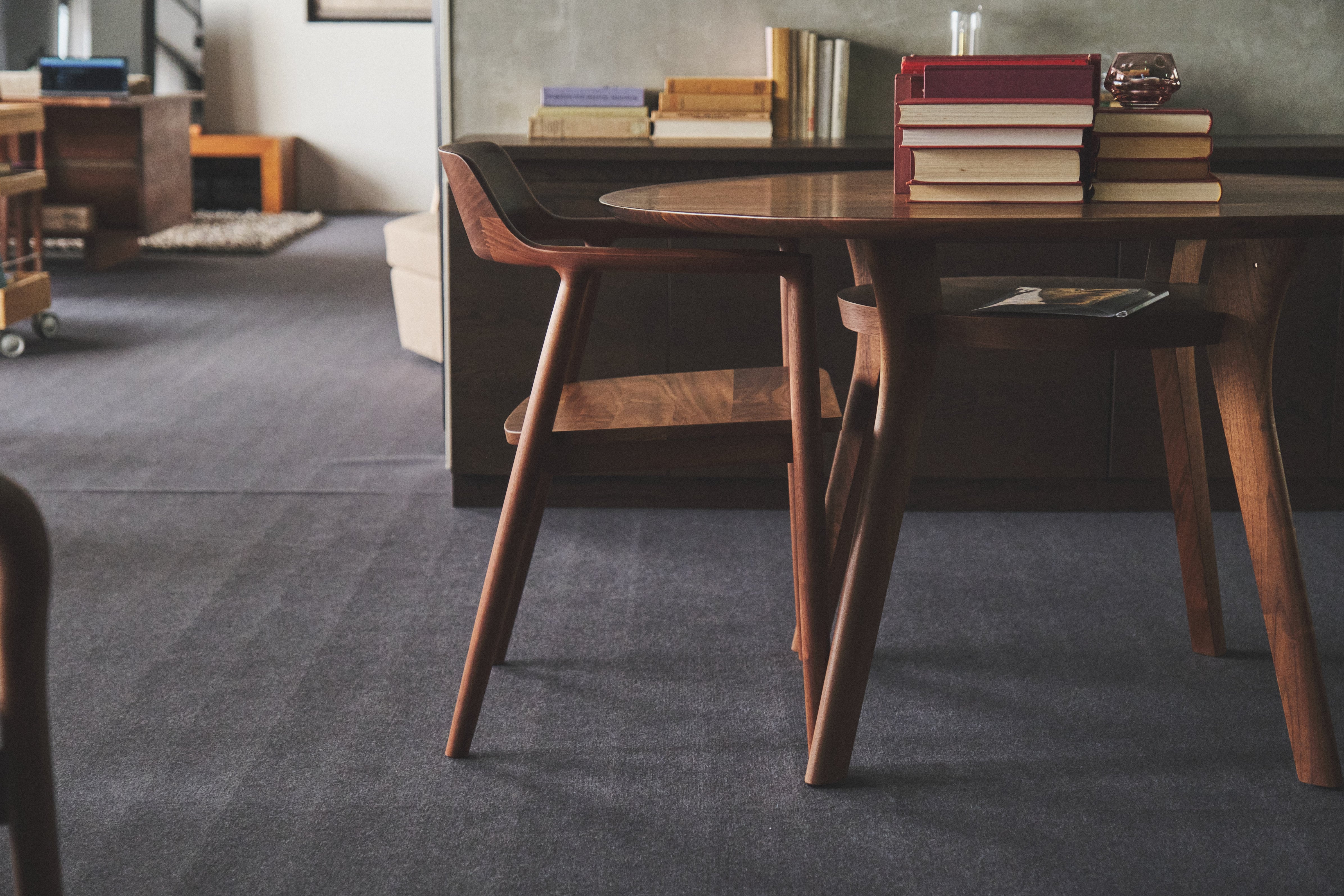 タコ アームチェア(板座 / ウォールナット ) (カラーウォールナット