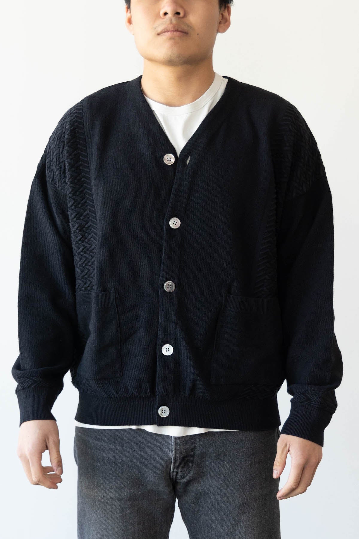 Yashiki Hanaikada Cardigan | Black | Canoe Club