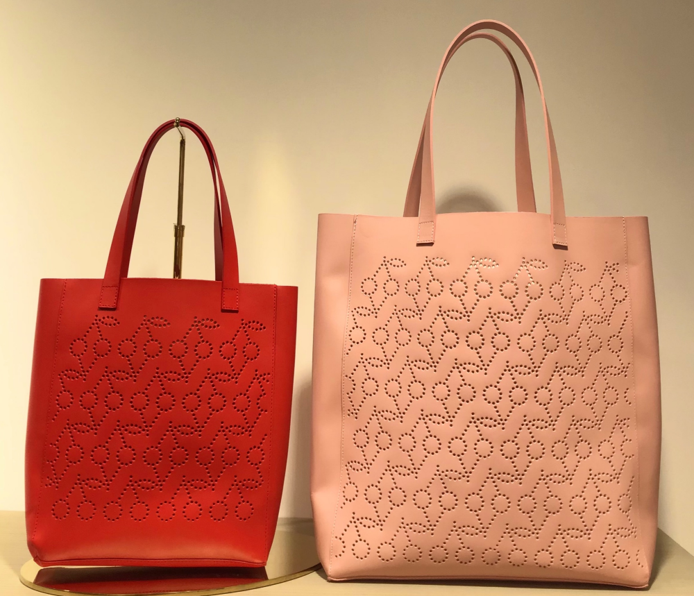 心ときめくボンポワンのチェリーパンチングトートバッグ