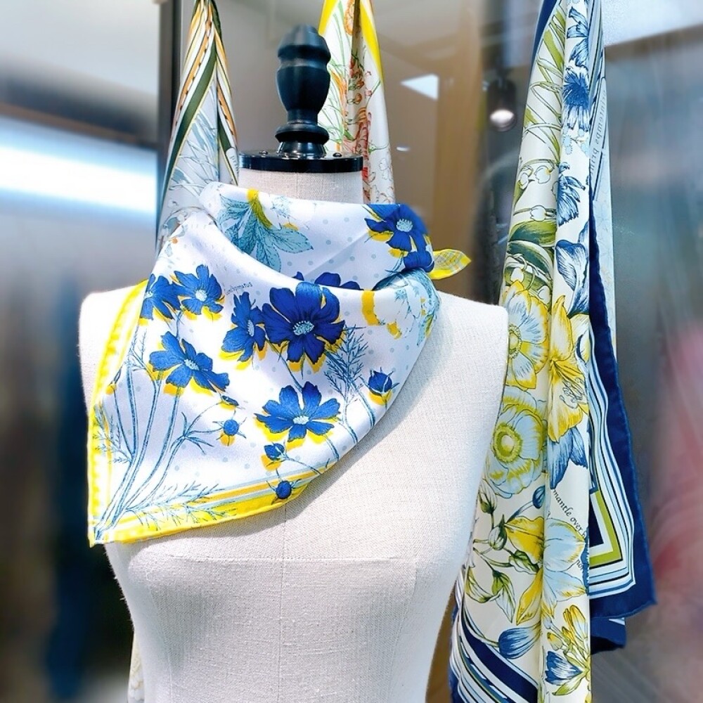 新作入荷⭐️《manipuri/マニプリ》シルクスカーフ✨ 【Love❤︎zakka