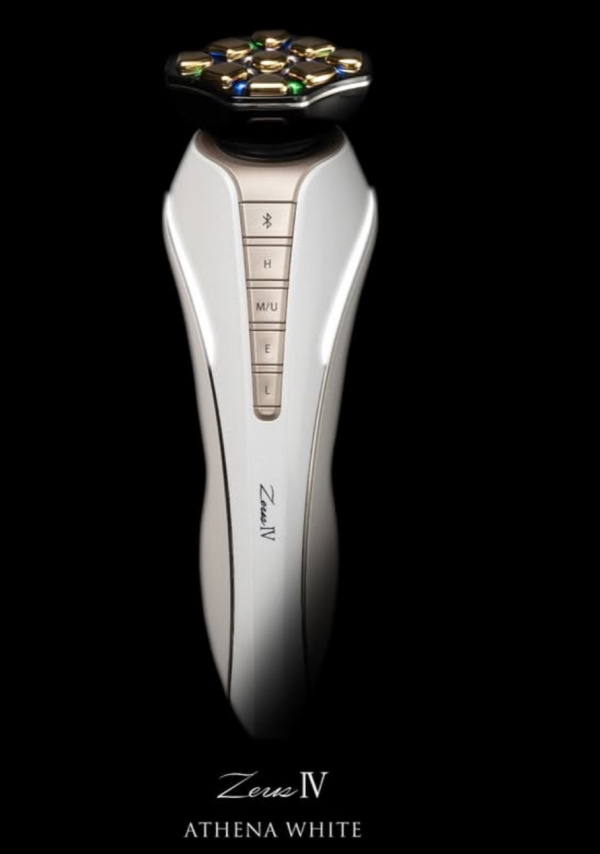 ついに新発売！！最新美顔器【ZeusⅣ】✨ | ARTISTIC&Co. BEAUTÉ