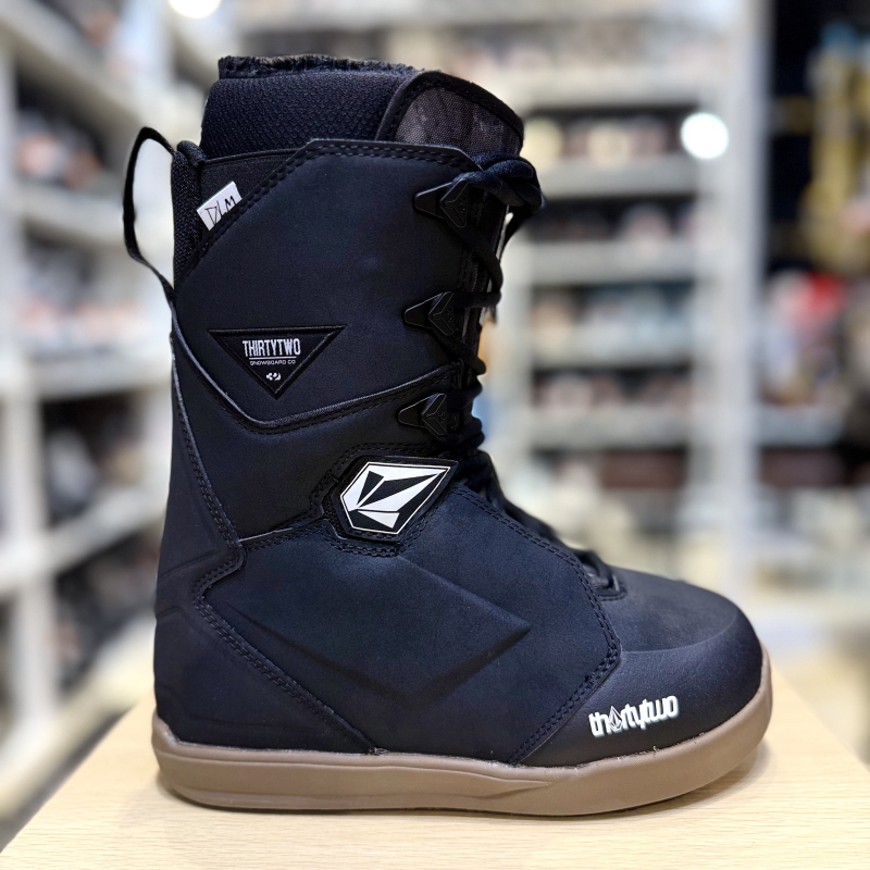 thirtytwo スノーボード ブーツ（サイズ（cm）：23cm）｜スノーボード