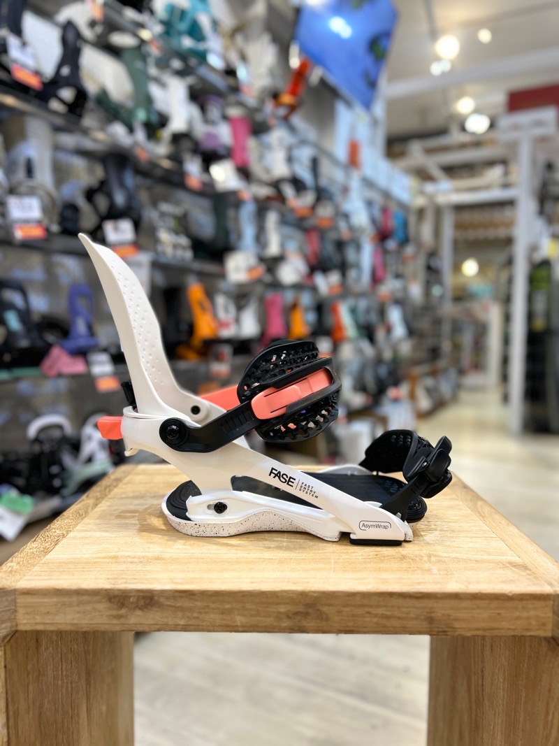 25-26 BATALEON BLASTER AW FASE カラー:WHITE MLサイズ バタレオン