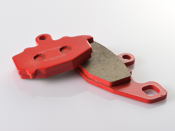 デイトナ 赤パッド 通しナンバー：058 カワサキ ZZR400 79842 DAYTONA