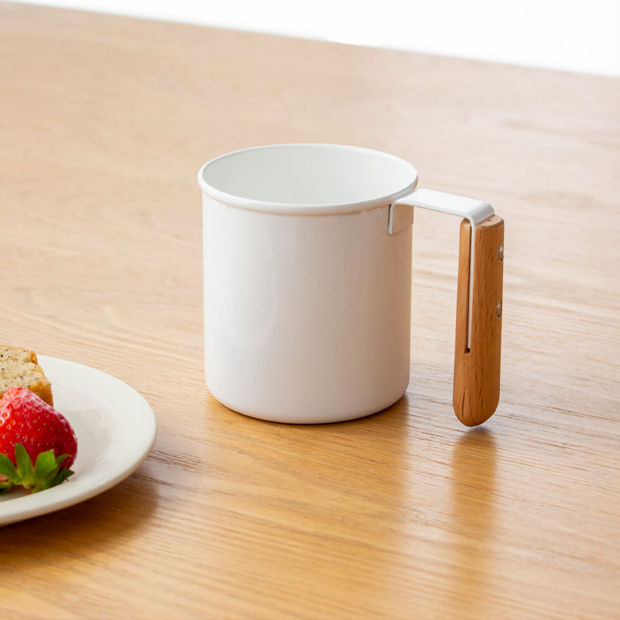 2/27-3/1はP10倍／ マグカップ M 250ml 琺瑯 ホーロー 持ち手 木