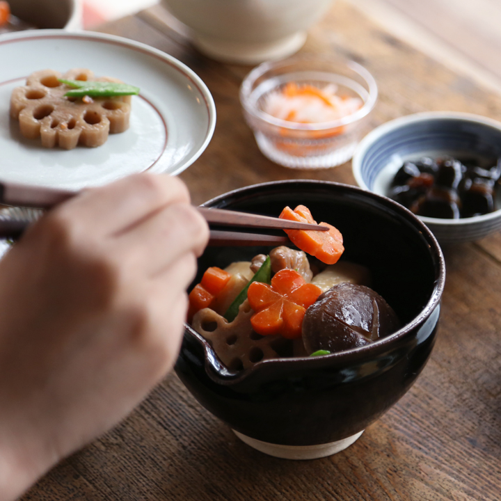 東屋 片口鉢 黒飴 伊賀焼 日本製 陶器 鉢 片口 盛り鉢 : がらんどう 手