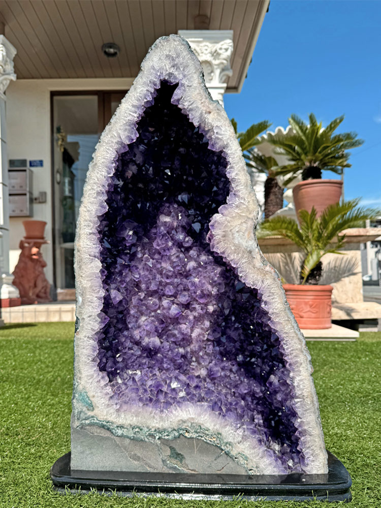 天然石 紫水晶 特大 アメジスト ドーム 原石 H81cm 送料無料 台座付き