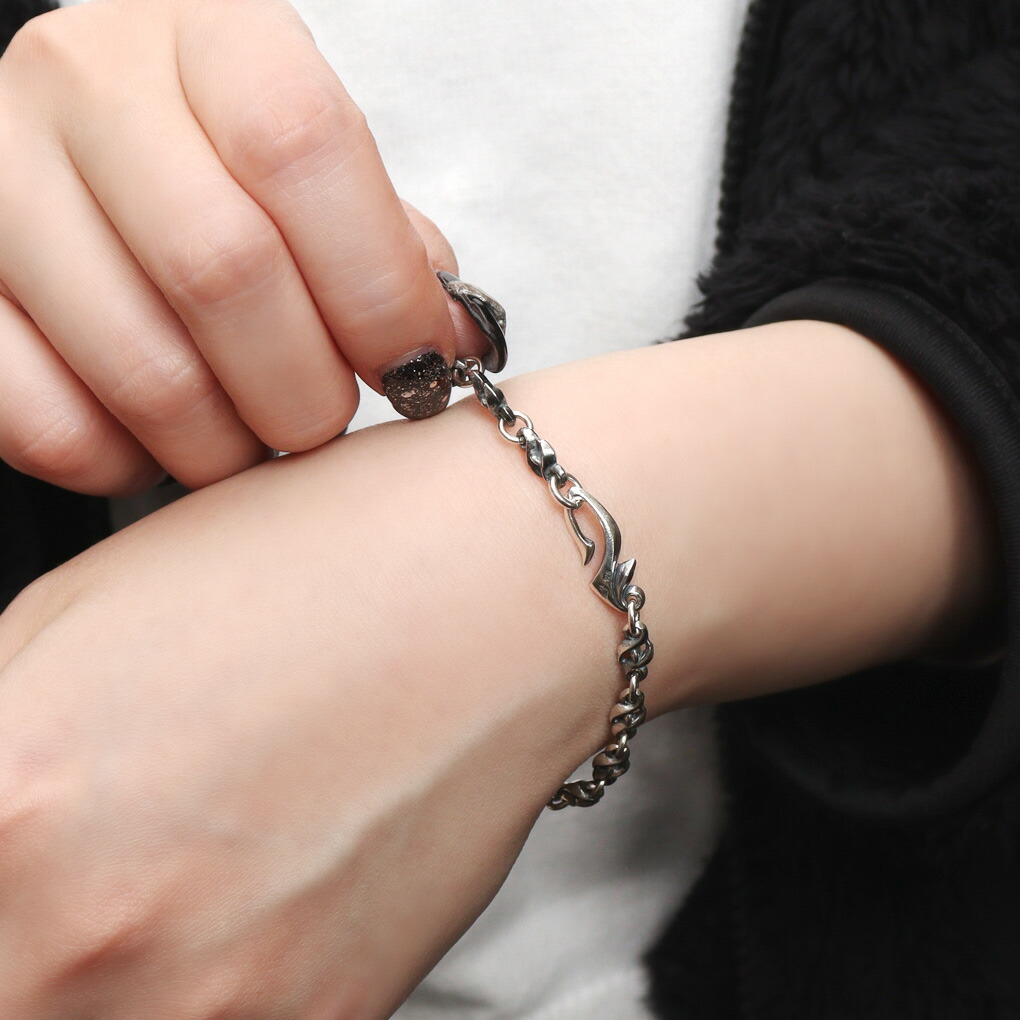 MagischeVissen（マジェスフィッセン） トライバル 炎 ブレスレット