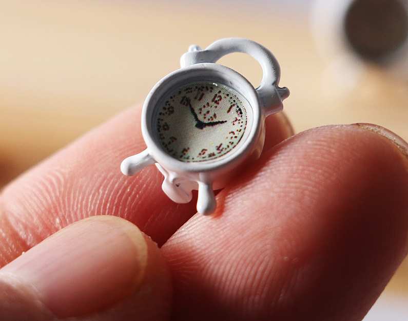 送料無料 ミニチュア 雑貨 目覚まし時計 ドールハウス キット 置時計