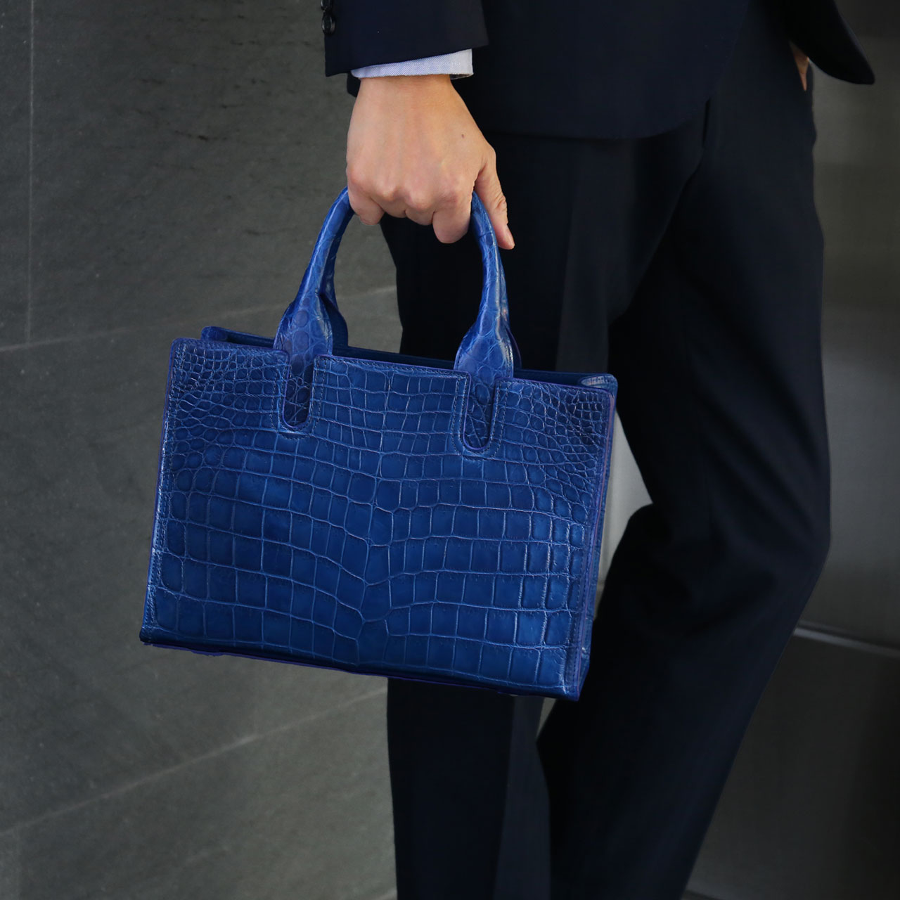 sankyo shokai（三京商会） 藍染め クロコダイル メンズ トートバッグ