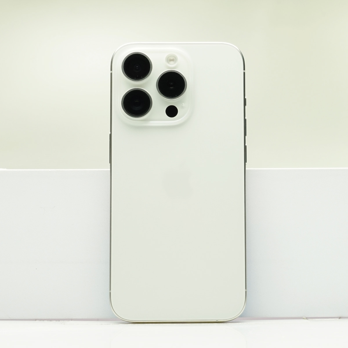 iPhone 15 Pro 256GB SIMフリー Aランク 中古 本体 スマホ