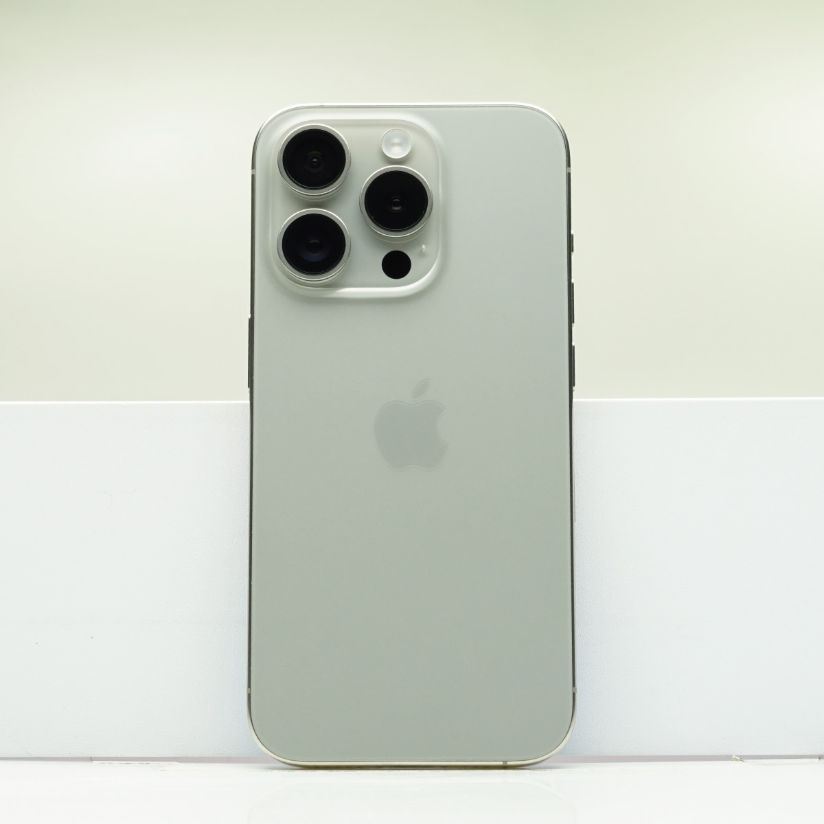 iPhone 15 Pro 256GB SIMフリー Aランク 中古 本体 スマホ