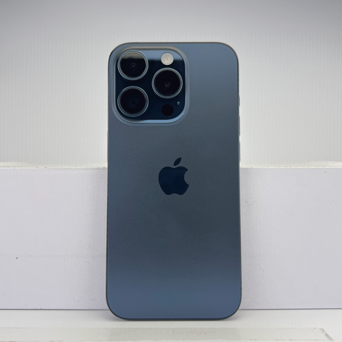 iPhone 15 Pro 128GB SIMフリー Aランク 中古 本体 スマホ