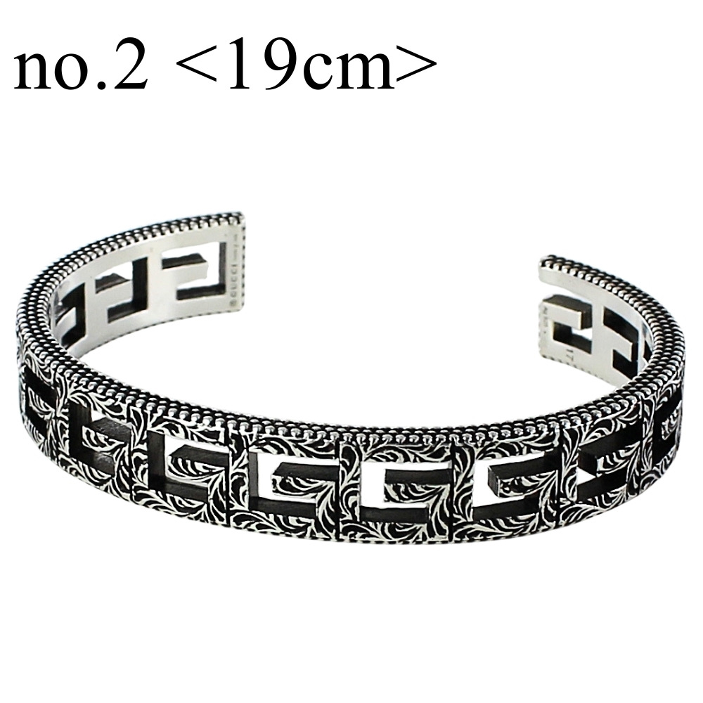 GUCCI（グッチ） バングル ブレスレット メンズ レディース シルバー