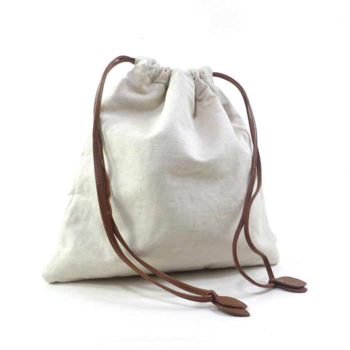 miu miu（ミュウミュウ） キャンバス×レザー 巾着 ポーチ ミニバッグ